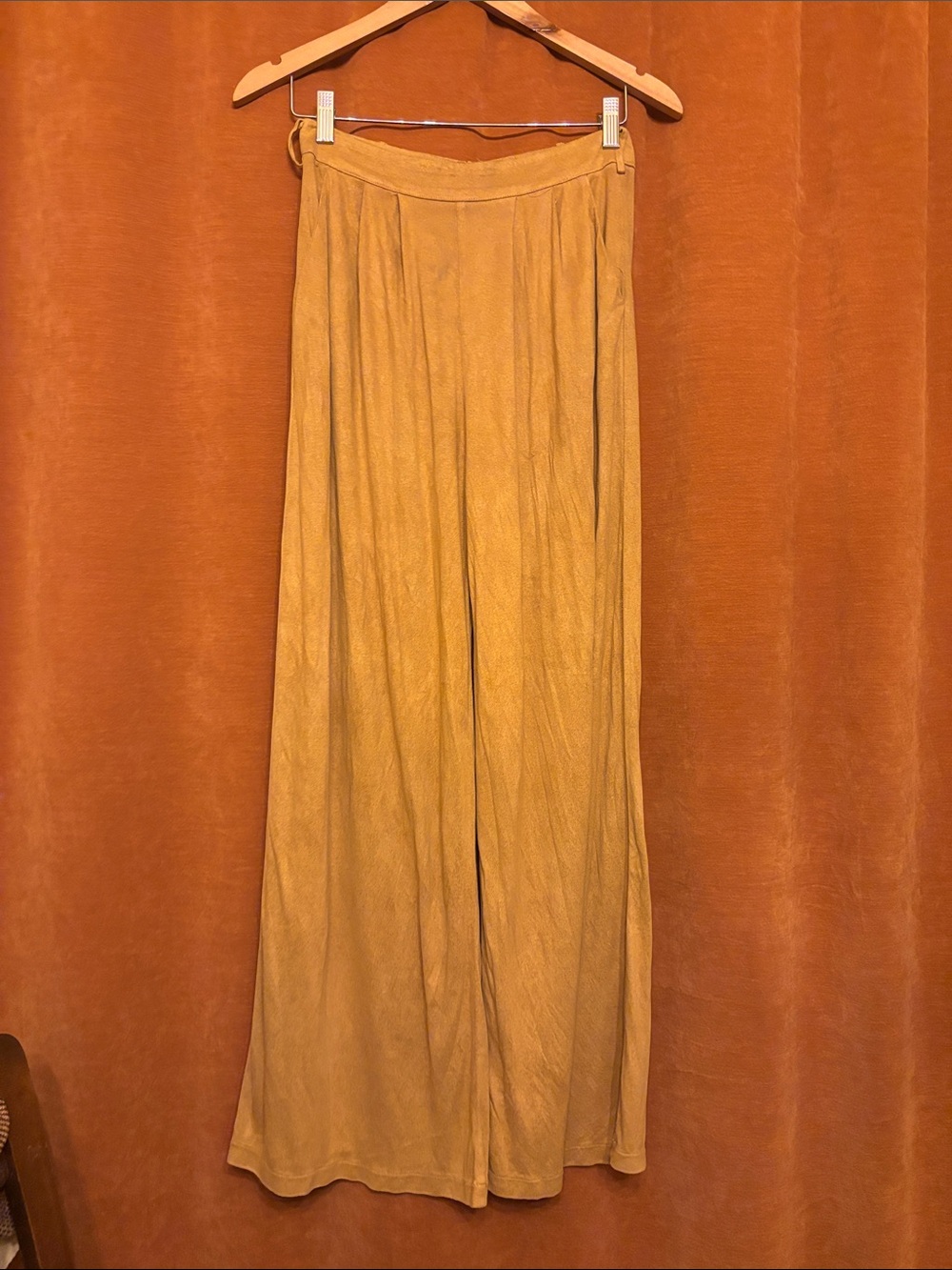 Forever 21 Wide-Leg velvet pants in Mustard